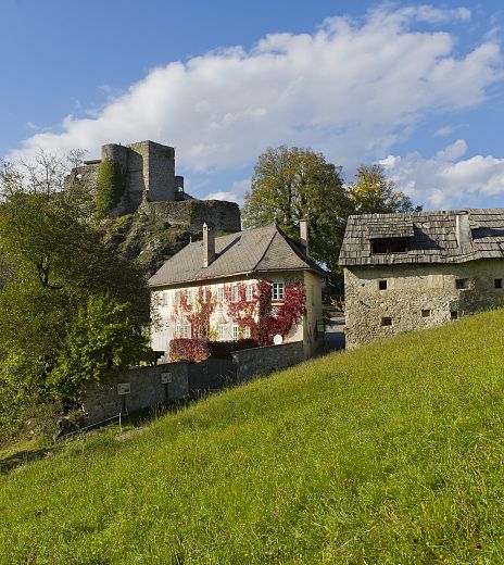 wandern-zur-burgruine-finkenstein-kaernten-werbung-franz-gerdl-2